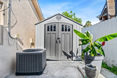 Villa ou maison à vendre à Cutler Bay, Floride: 2 chambres, 105.54 m2 № 1874507 - photo 27