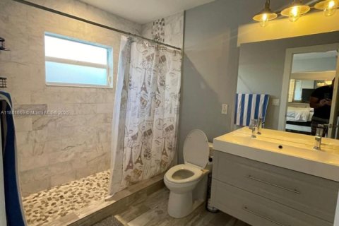 Immobilier commercial à louer à Dania Beach, Floride: 1 chambre, 127.83 m2 № 1834304 - photo 2