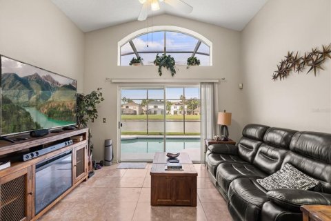 Casa en venta en Kissimmee, Florida, 5 dormitorios, 182.09 m2 № 1900327 - foto 5