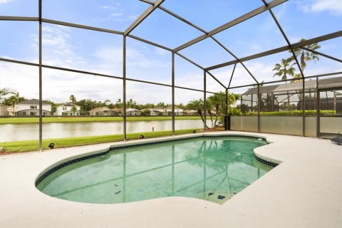 Casa en venta en Kissimmee, Florida, 5 dormitorios, 182.09 m2 № 1900327 - foto 28