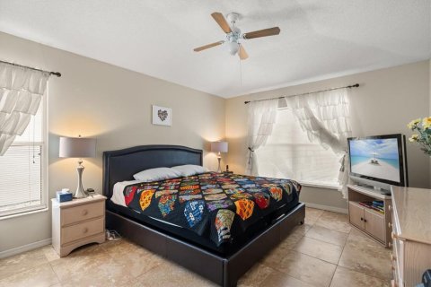 Casa en venta en Kissimmee, Florida, 5 dormitorios, 182.09 m2 № 1900327 - foto 24