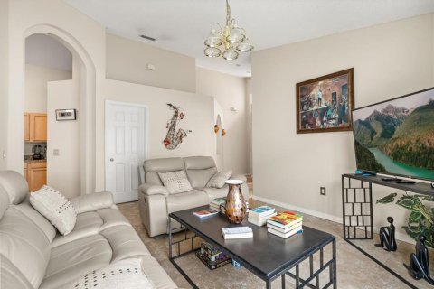 Casa en venta en Kissimmee, Florida, 5 dormitorios, 182.09 m2 № 1900327 - foto 4