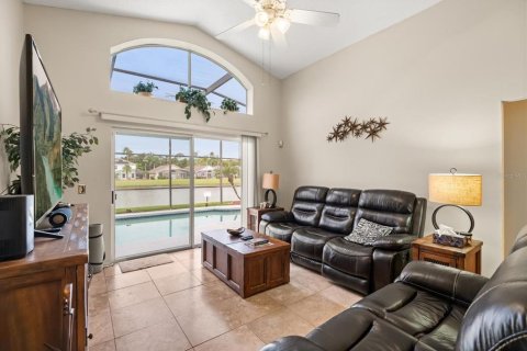 Casa en venta en Kissimmee, Florida, 5 dormitorios, 182.09 m2 № 1900327 - foto 6