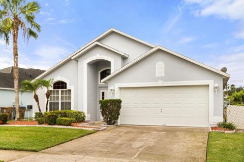 Casa en venta en Kissimmee, Florida, 5 dormitorios, 182.09 m2 № 1900327 - foto 2