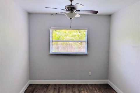 House in Oviedo, Florida 4 bedrooms, 176.61 sq.m. № 1907520 - photo 12