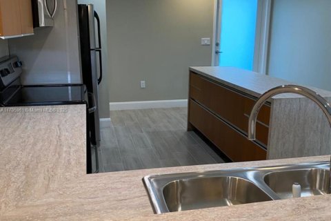 Купить кондоминиум в Майами-Гарденс, Флорида 3 спальни, 107.02м2, № 1958590 - фото 5