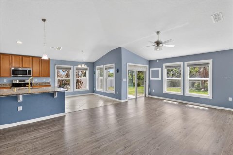 Casa en venta en Davenport, Florida, 5 dormitorios, 223.34 m2 № 2236042 - foto 11