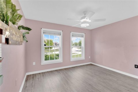 Casa en venta en Davenport, Florida, 5 dormitorios, 223.34 m2 № 2236042 - foto 18