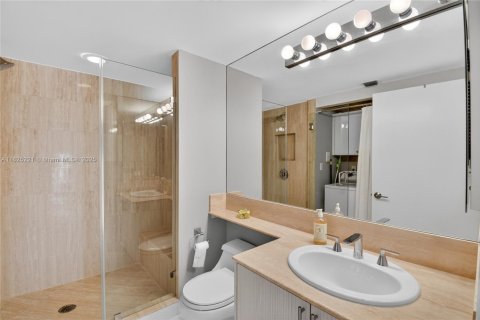 Condominio en venta en Aventura, Florida, 2 dormitorios, 146.79 m2 № 1797536 - foto 15