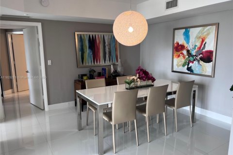 Condominio en venta en Aventura, Florida, 2 dormitorios, 146.79 m2 № 1797536 - foto 4