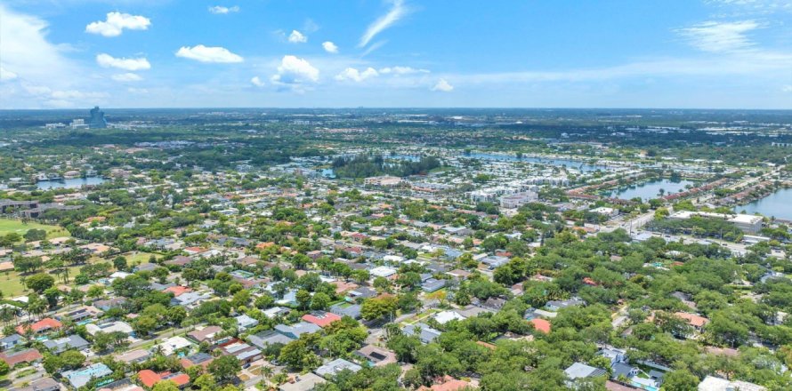 Villa ou maison à Hollywood, Floride 5 chambres, 312.15 m2 № 1222794