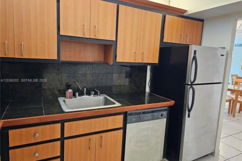 Купить кондоминиум в Халландейл-Бич, Флорида 1 спальня, 80.82м2, № 2085380 - фото 5