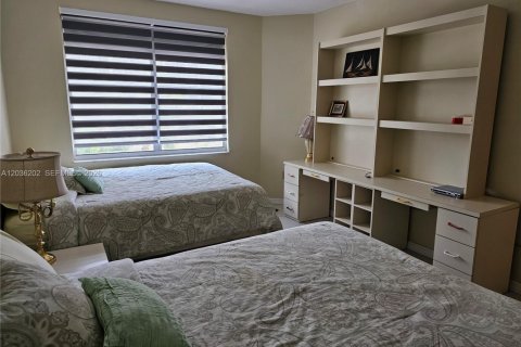 Купить кондоминиум в Халландейл-Бич, Флорида 1 спальня, 80.82м2, № 2085380 - фото 15