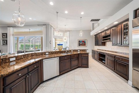 House in Lutz, Florida 4 bedrooms, 311.87 sq.m. № 1677772 - photo 16