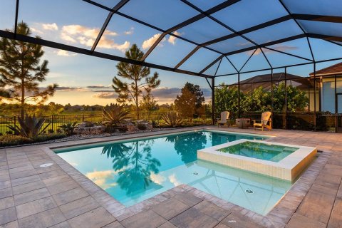 House in Lakewood Ranch, Florida 3 bedrooms, 225.85 sq.m. № 2423883 - photo 5