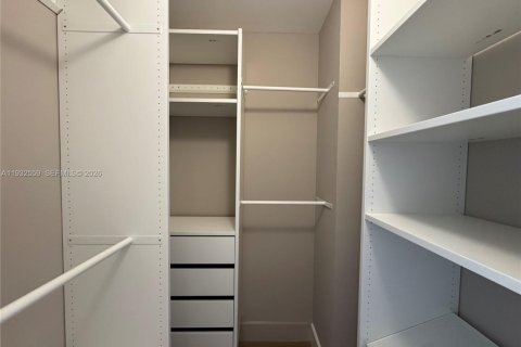 Copropriété à louer à Aventura, Floride: 2 chambres, 102.56 m2 № 1999135 - photo 9