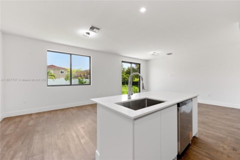 Touwnhouse à vendre à Florida City, Floride: 3 chambres, 159.88 m2 № 1963069 - photo 10