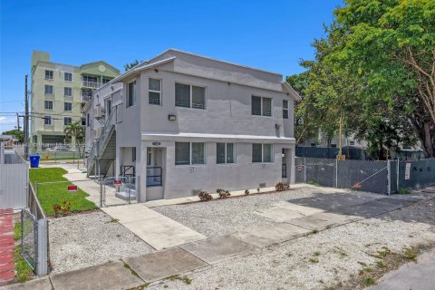 Immobilier commercial à vendre à Miami, Floride: 337.05 m2 № 1936655 - photo 1