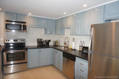 Copropriété à louer à Sunny Isles Beach, Floride: 1 chambre, 93.37 m2 № 1694191 - photo 10
