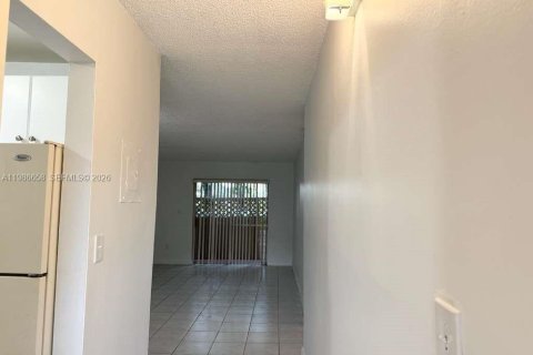 Copropriété à vendre à Miami, Floride: 2 chambres, 87.79 m2 № 2046563 - photo 10