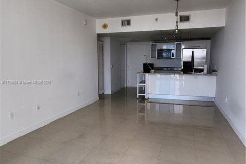 Condominio en venta en Miami, Florida, 1 dormitorio, 73.3 m2 № 1868543 - foto 3