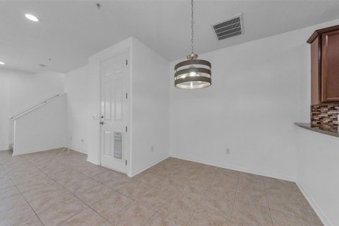 Townhouse in New Port Richey, Florida 3 bedrooms, 158.86 sq.m. № 1783317 - photo 21