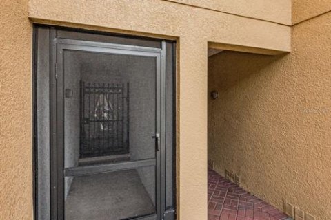 Townhouse in New Port Richey, Florida 3 bedrooms, 158.86 sq.m. № 1783317 - photo 4