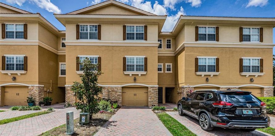 Townhouse in New Port Richey, Florida 3 bedrooms, 158.86 sq.m. № 1783317