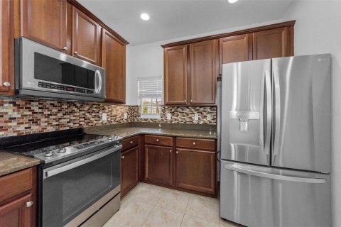 Townhouse in New Port Richey, Florida 3 bedrooms, 158.86 sq.m. № 1783317 - photo 15