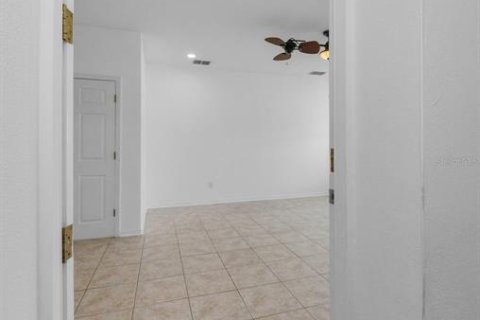 Townhouse in New Port Richey, Florida 3 bedrooms, 158.86 sq.m. № 1783317 - photo 10