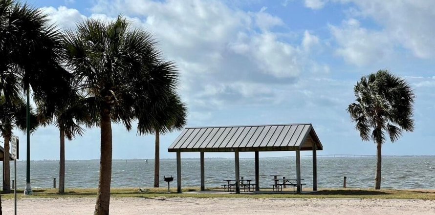 Terreno en Jensen Beach, Florida № 1178611