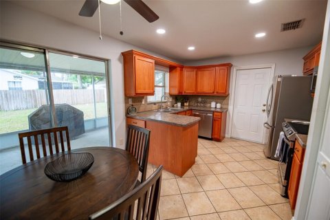 Casa en alquiler en Palm Harbor, Florida, 2 dormitorios, 81.94 m2 № 2304460 - foto 9