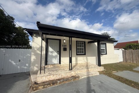 Villa ou maison à Miami, Floride 2 chambres, 197.7 m2 № 2439376