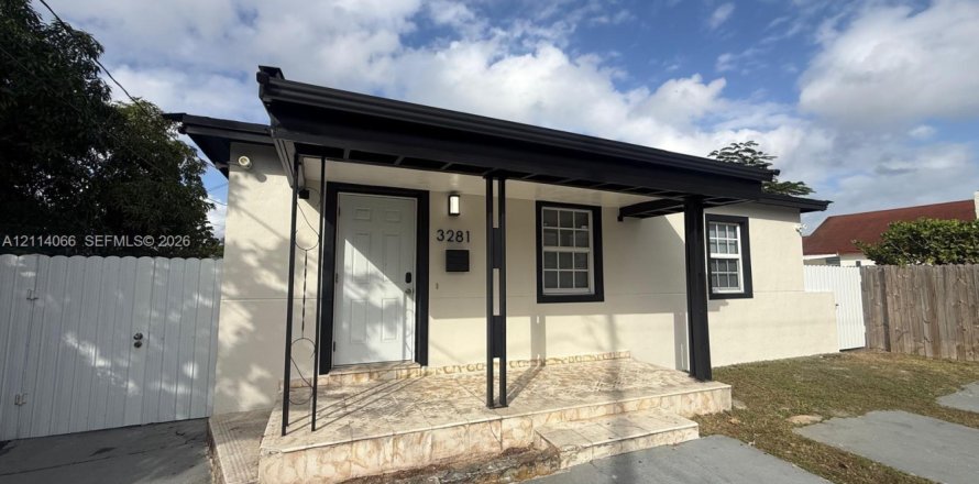 Villa ou maison à Miami, Floride 2 chambres, 197.7 m2 № 2439376