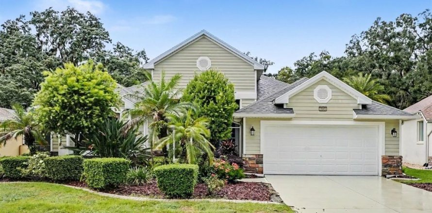 House in Mount Dora, Florida 3 bedrooms, 178.93 sq.m. № 2406770