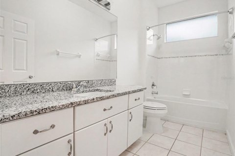 House in Mount Dora, Florida 3 bedrooms, 178.93 sq.m. № 2406770 - photo 24