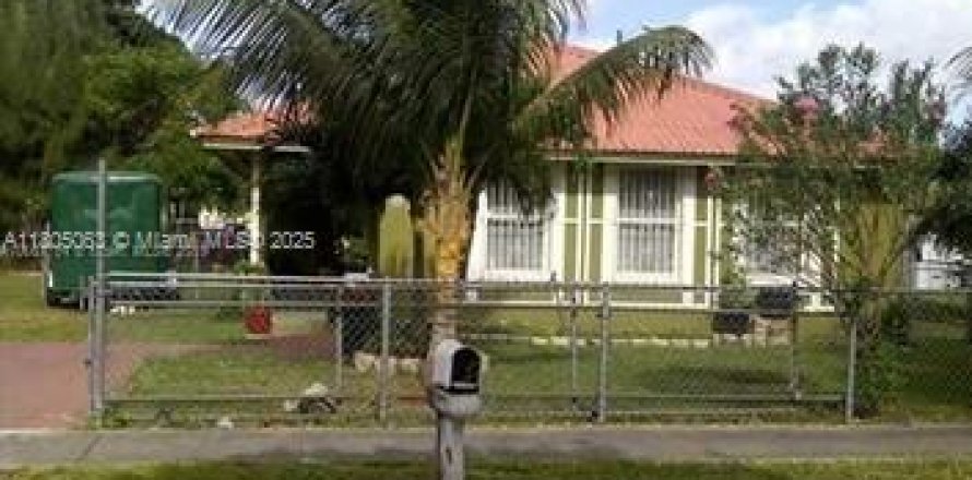 Villa ou maison à Homestead, Floride 3 chambres, 111.67 m2 № 1864272