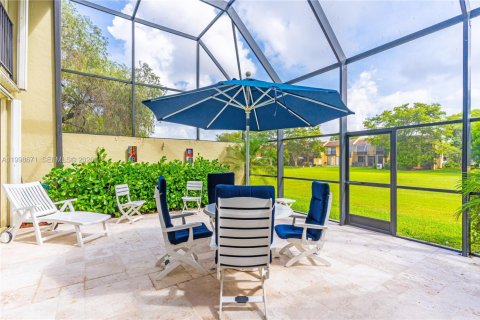 Купить таунхаус в Дорал, Флорида 3 спальни, 159.05м2, № 2060672 - фото 20