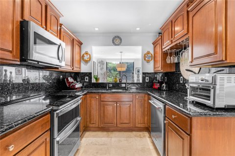 Купить таунхаус в Дорал, Флорида 3 спальни, 159.05м2, № 2060672 - фото 10