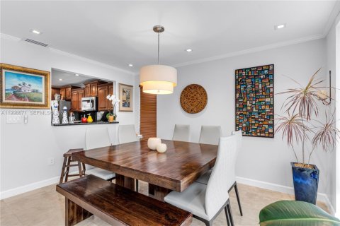 Купить таунхаус в Дорал, Флорида 3 спальни, 159.05м2, № 2060672 - фото 7