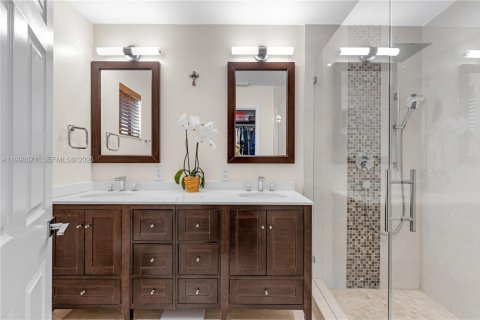 Купить таунхаус в Дорал, Флорида 3 спальни, 159.05м2, № 2060672 - фото 15