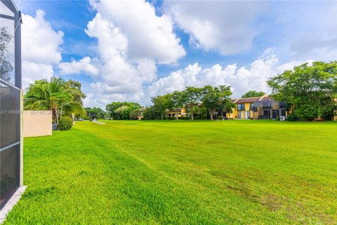 Купить таунхаус в Дорал, Флорида 3 спальни, 159.05м2, № 2060672 - фото 21
