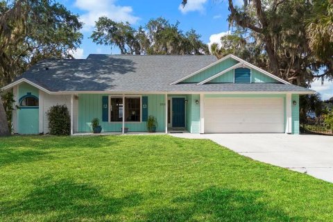 House in Geneva, Florida 3 bedrooms, 247.49 sq.m. № 1675996 - photo 1
