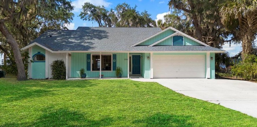 House in Geneva, Florida 3 bedrooms, 247.49 sq.m. № 1675996