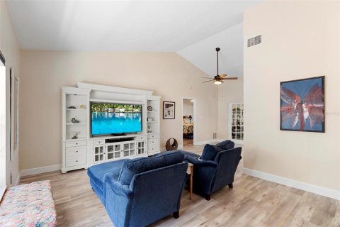 House in Geneva, Florida 3 bedrooms, 247.49 sq.m. № 1675996 - photo 5
