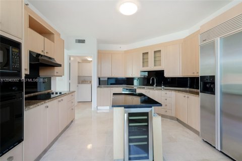 Condo in Miami Beach, Florida, 3 bedrooms № 2087214 - photo 10