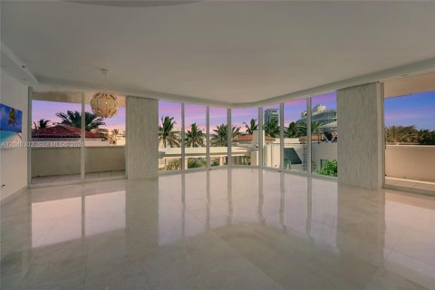Condo in Miami Beach, Florida, 3 bedrooms № 2087214 - photo 4
