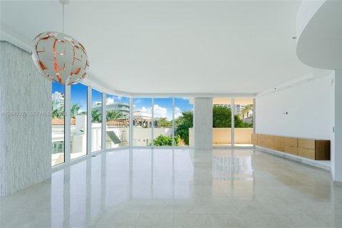 Condo in Miami Beach, Florida, 3 bedrooms № 2087214 - photo 6