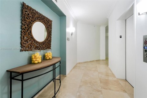 Condo in Miami Beach, Florida, 3 bedrooms № 2087214