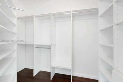 Condo in Miami Beach, Florida, 3 bedrooms № 2087214 - photo 17